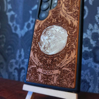 Mond - Handyhülle aus Holz - Handbemalt