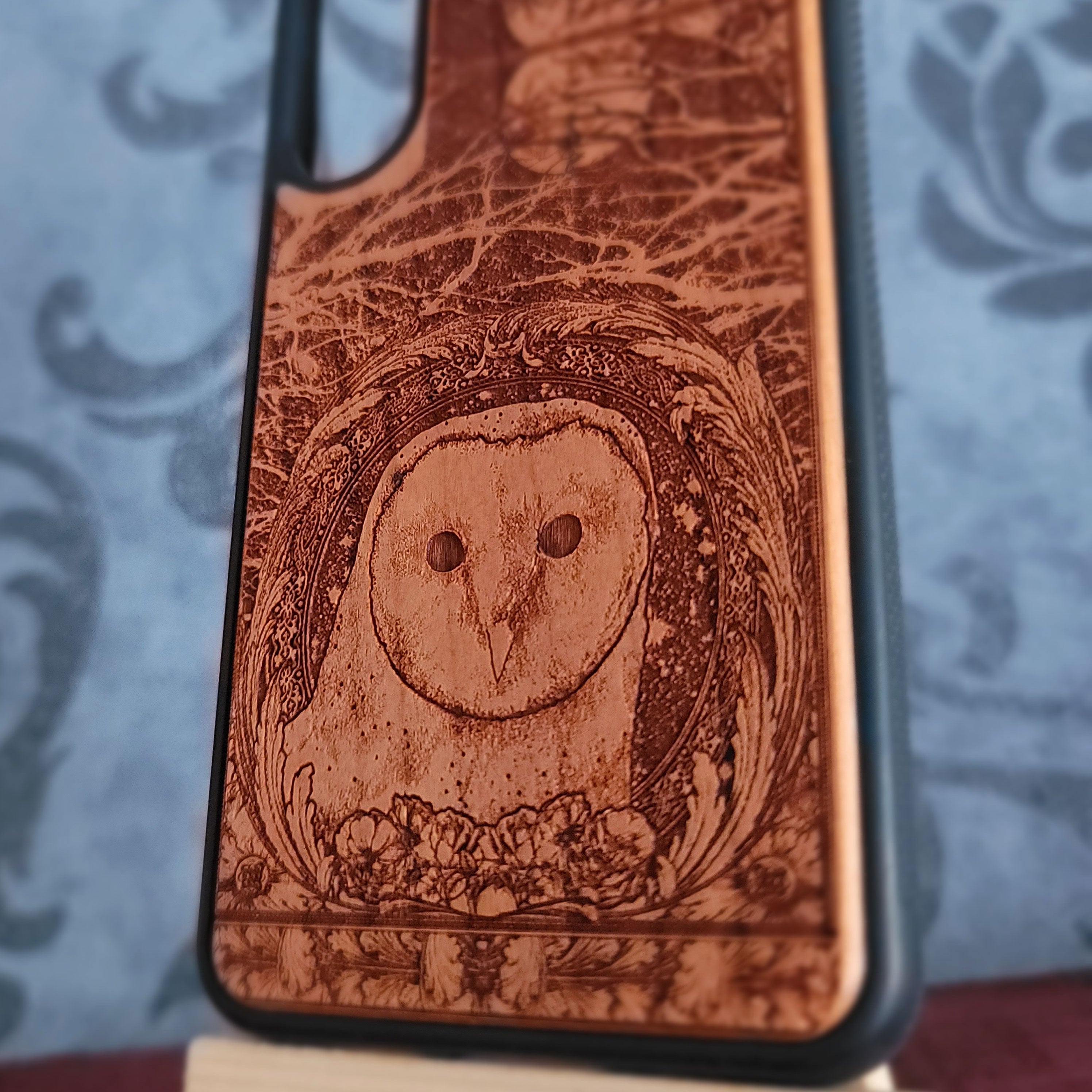 The Owl wood phone case
