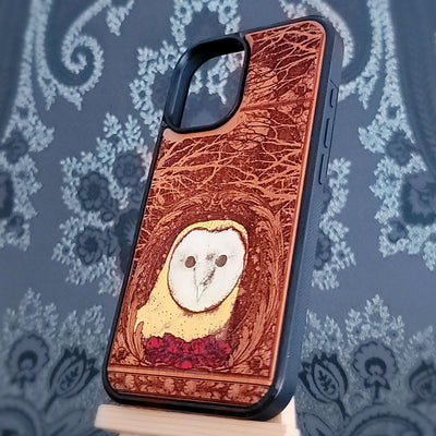 Funda de madera para teléfono - "El Búho" Pintada a mano