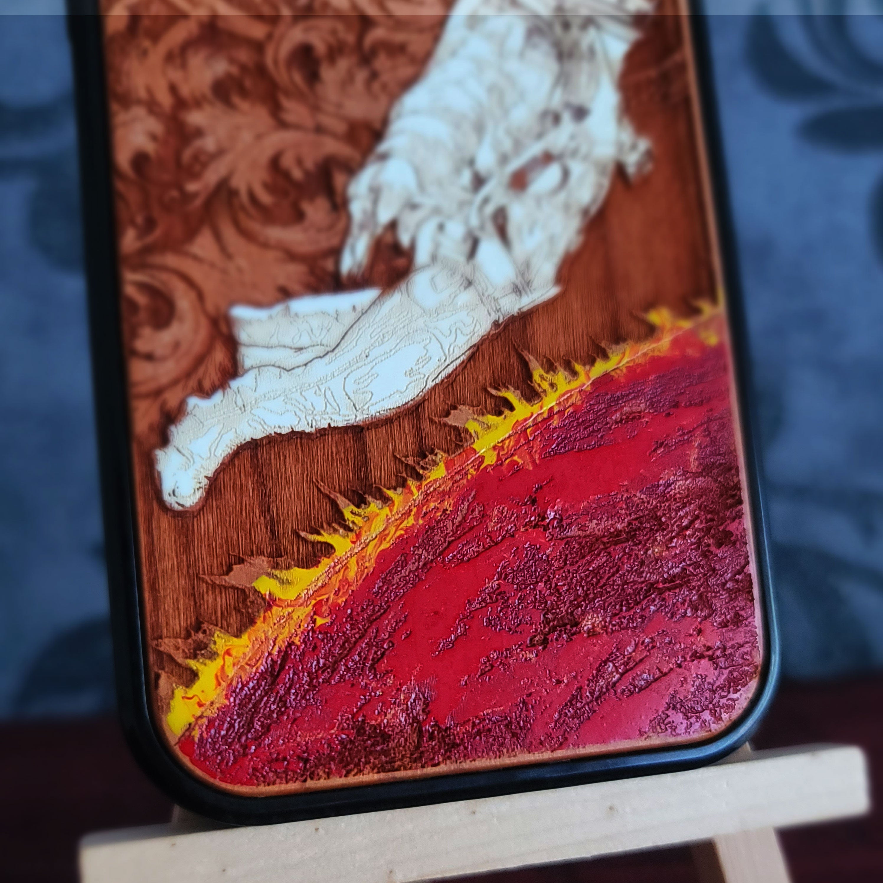 Funda de madera para iPhone y Samsung Galaxy - Obra de arte "Atmósfera en movimiento" pintada a mano