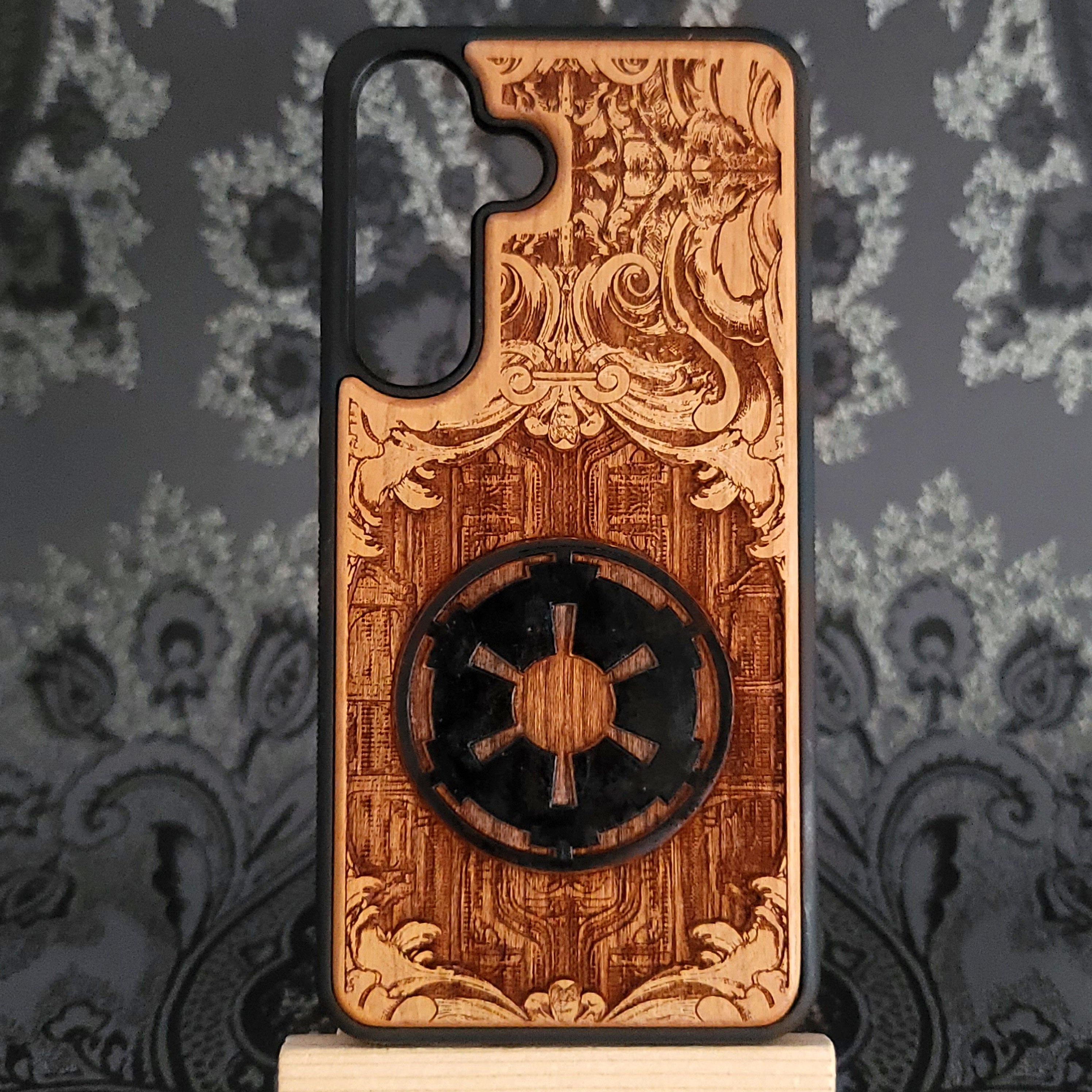 Galactic Empire Logo Holz Handytasche bemalt 