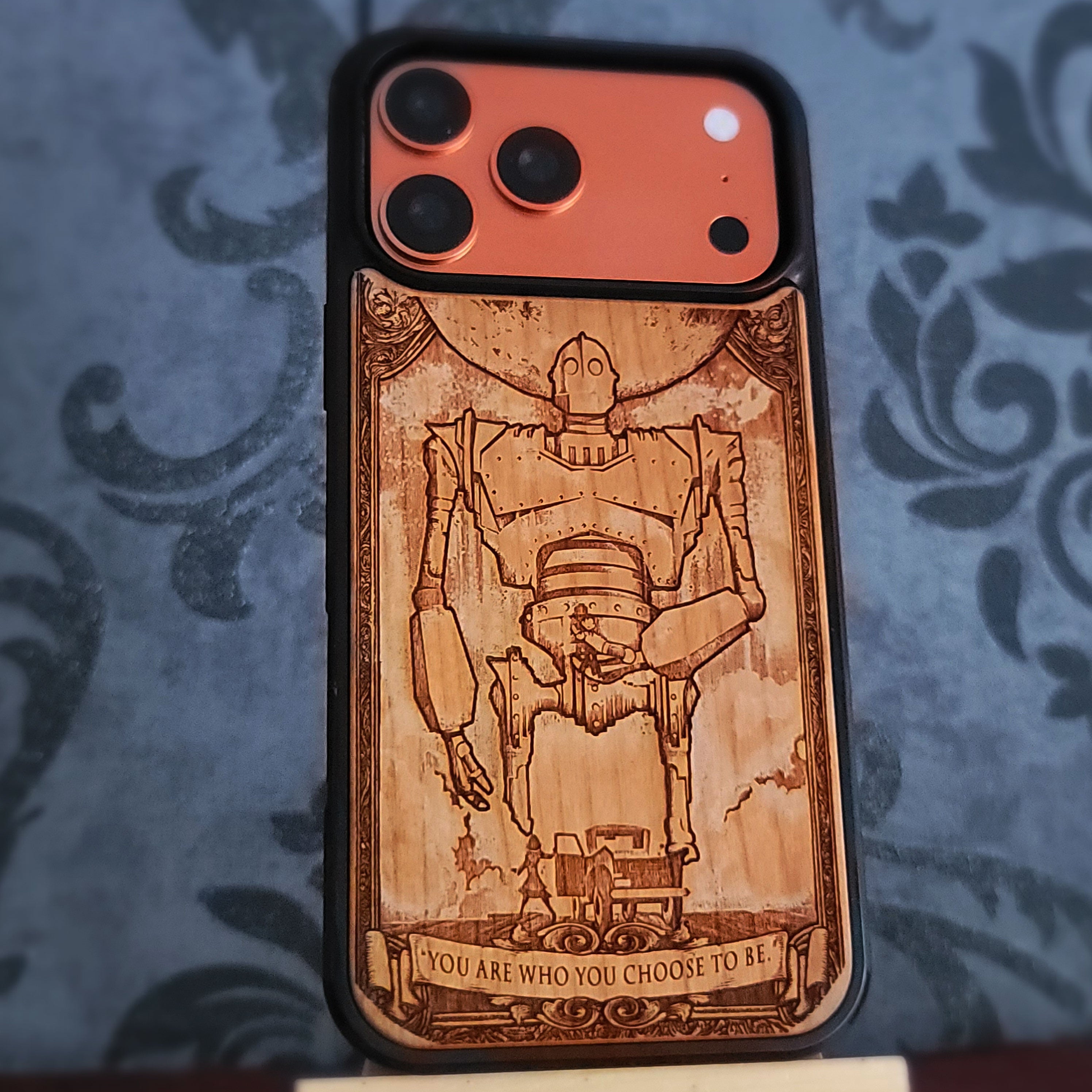 The Iron Giant - Wood Phone Case