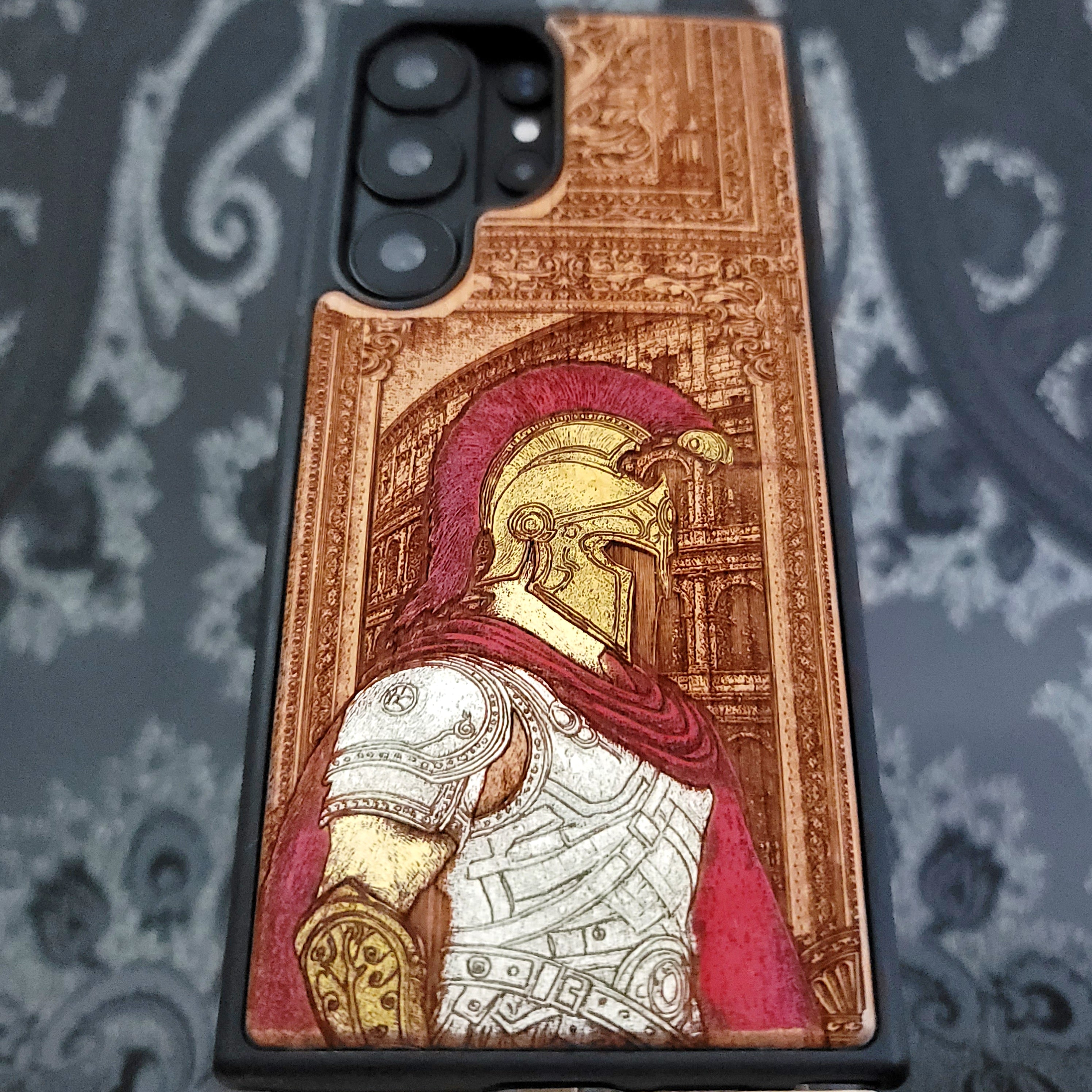 Centurion Soldier - Handyhülle aus Holz - Bemalt 