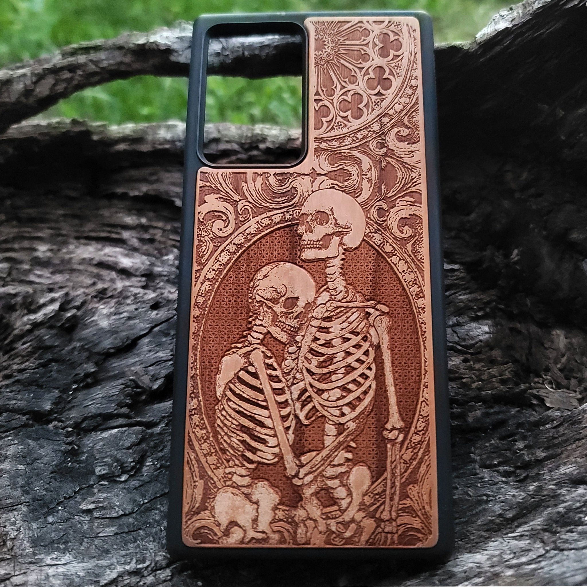 Hugging skeleton couple phone case iPhone  wood