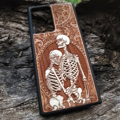 Skeletons hugging phone case engraved color Galaxy S24