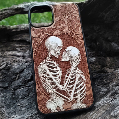 Gothic skeleton lovers kiss wood phone cover iPhone