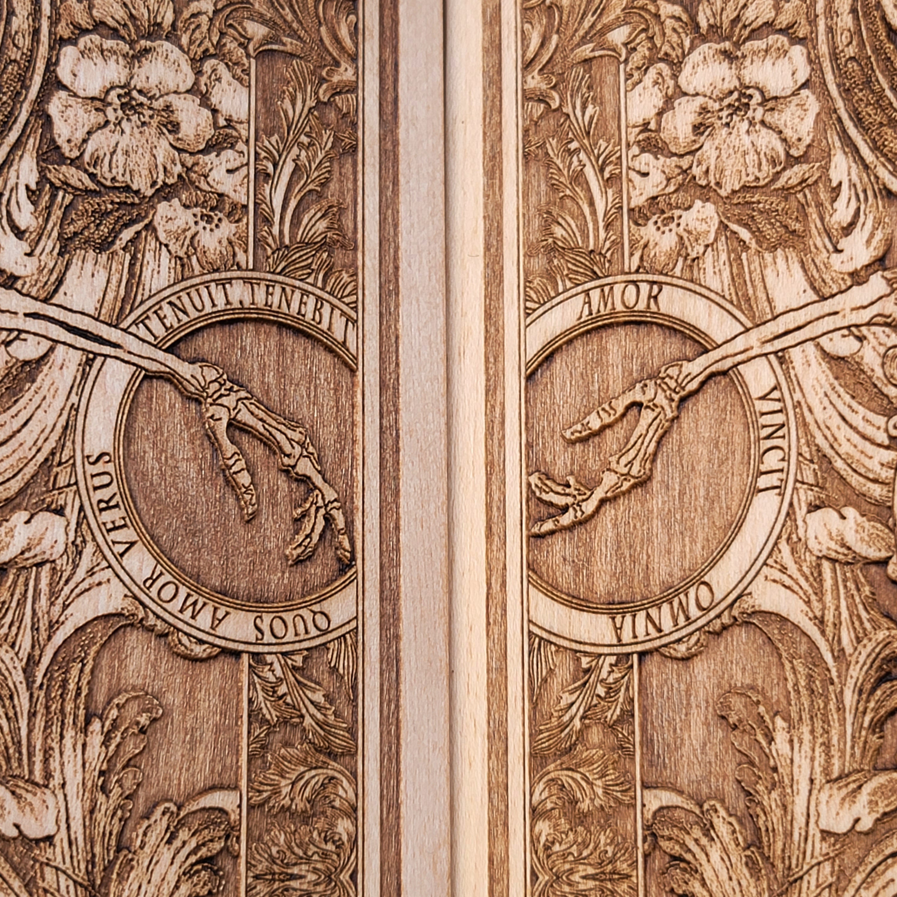 Unique gothic wall art with skull couple, ideal for dark-themed couples.