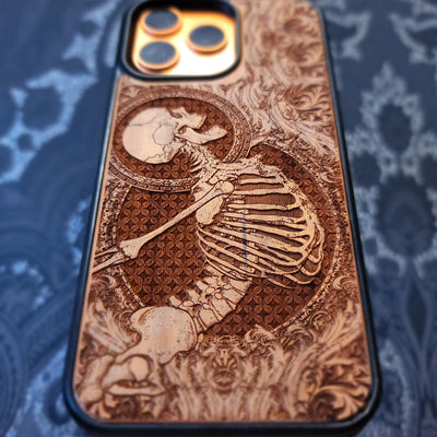 Stumbled - Funda de madera para teléfono - Diseño gótico