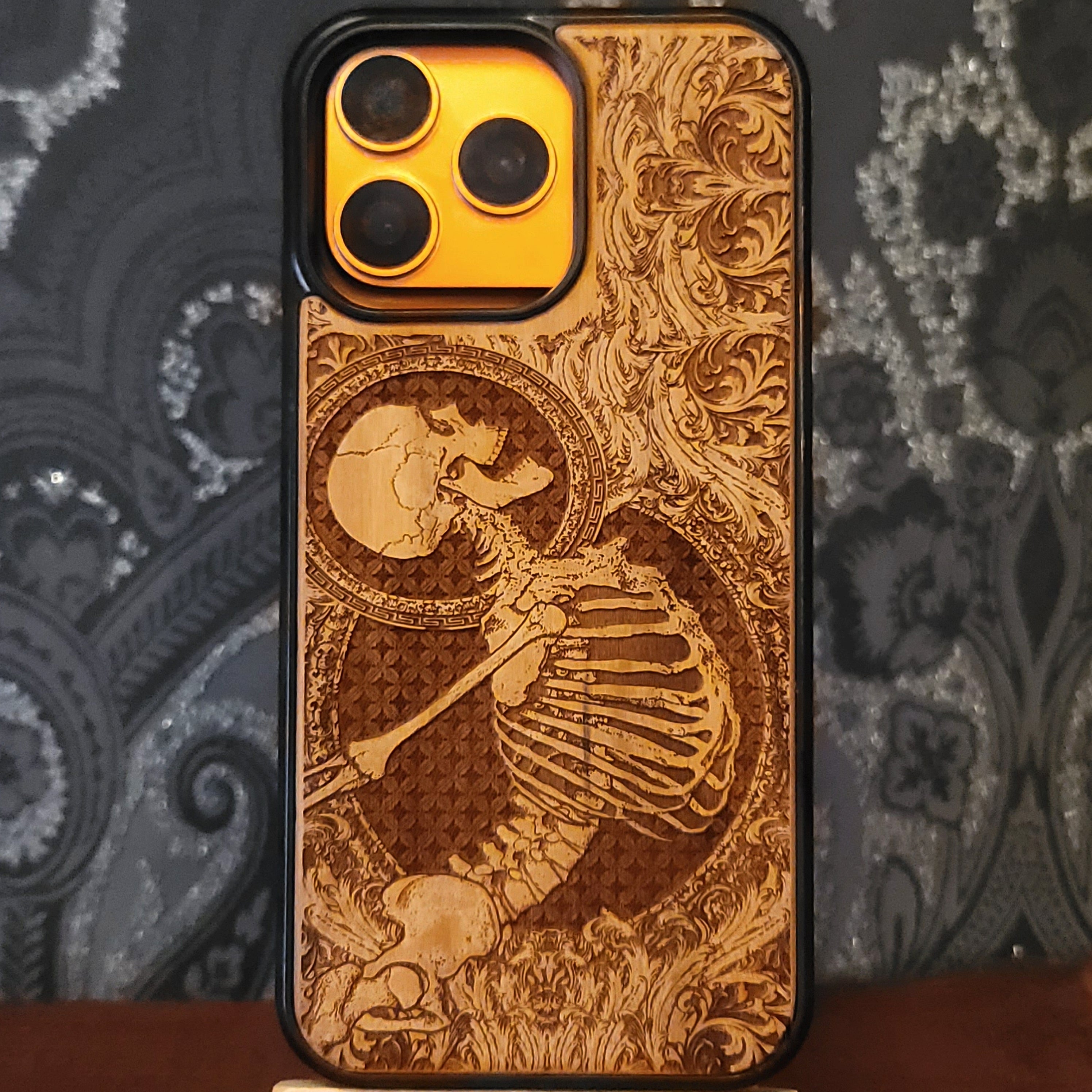 Stumbled - Funda de madera para teléfono - Diseño gótico