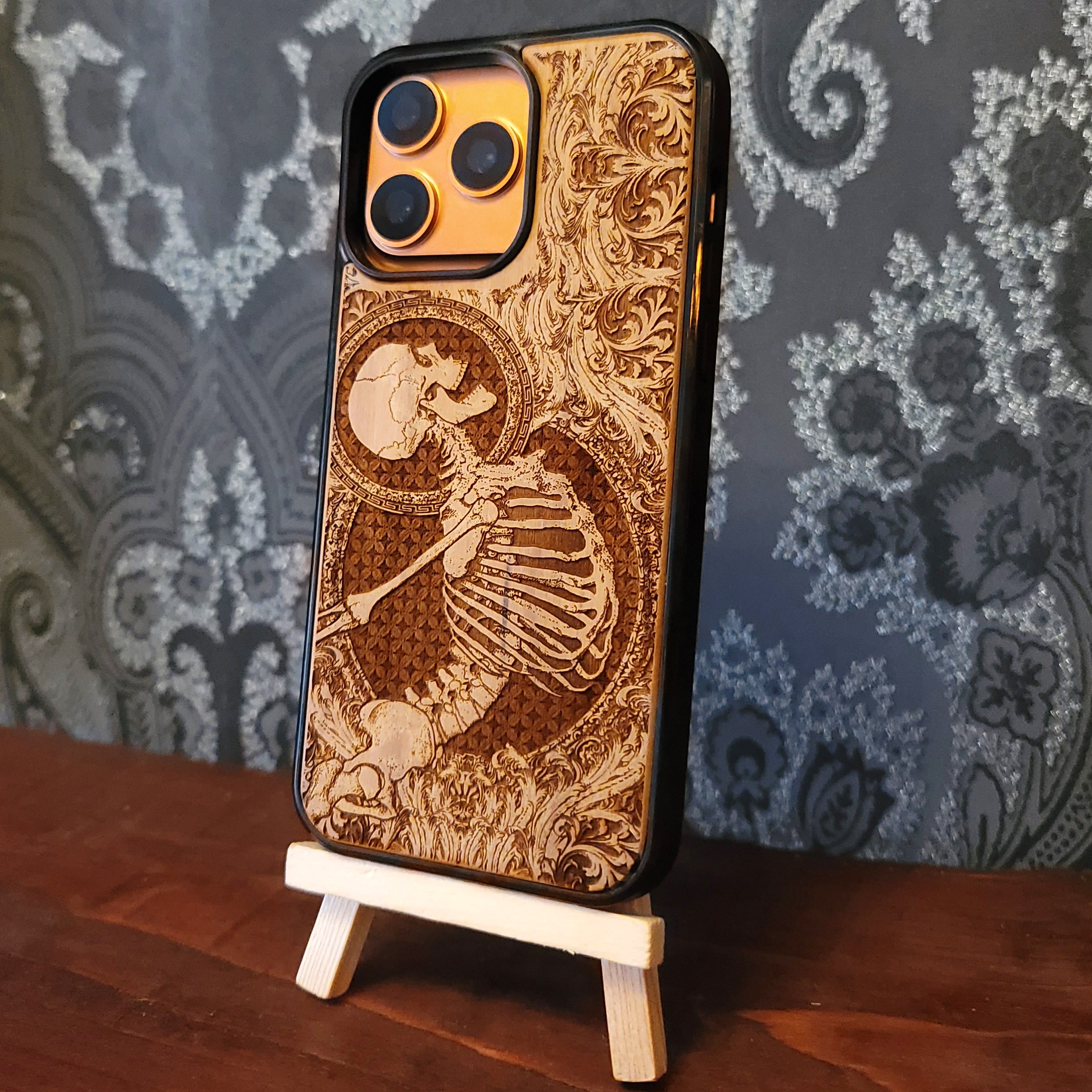 Stumbled - Funda de madera para teléfono - Diseño gótico