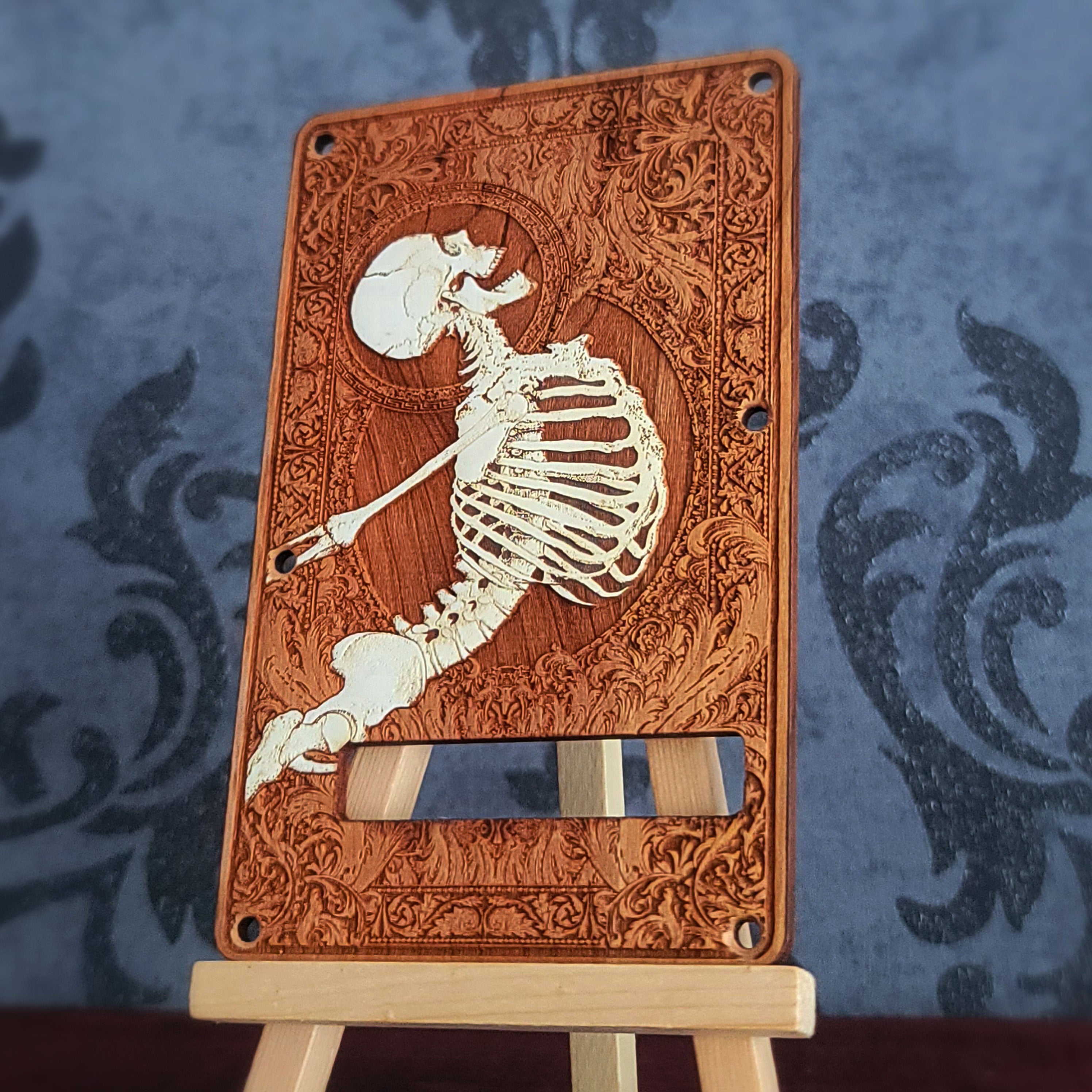 Stumble Painted Tremolo Cover für Stratocaster E-Gitarre