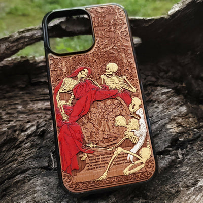 Intricately engraved wooden case with a hand-painted Red Souls illustration. A perfect blend of craftsmanship and artistic expression.