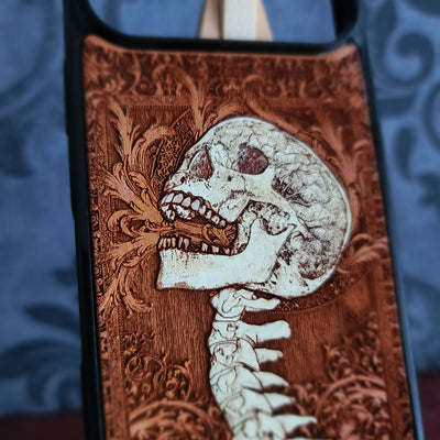 Scream - Funda de madera para teléfono - Pintada a mano en blanco