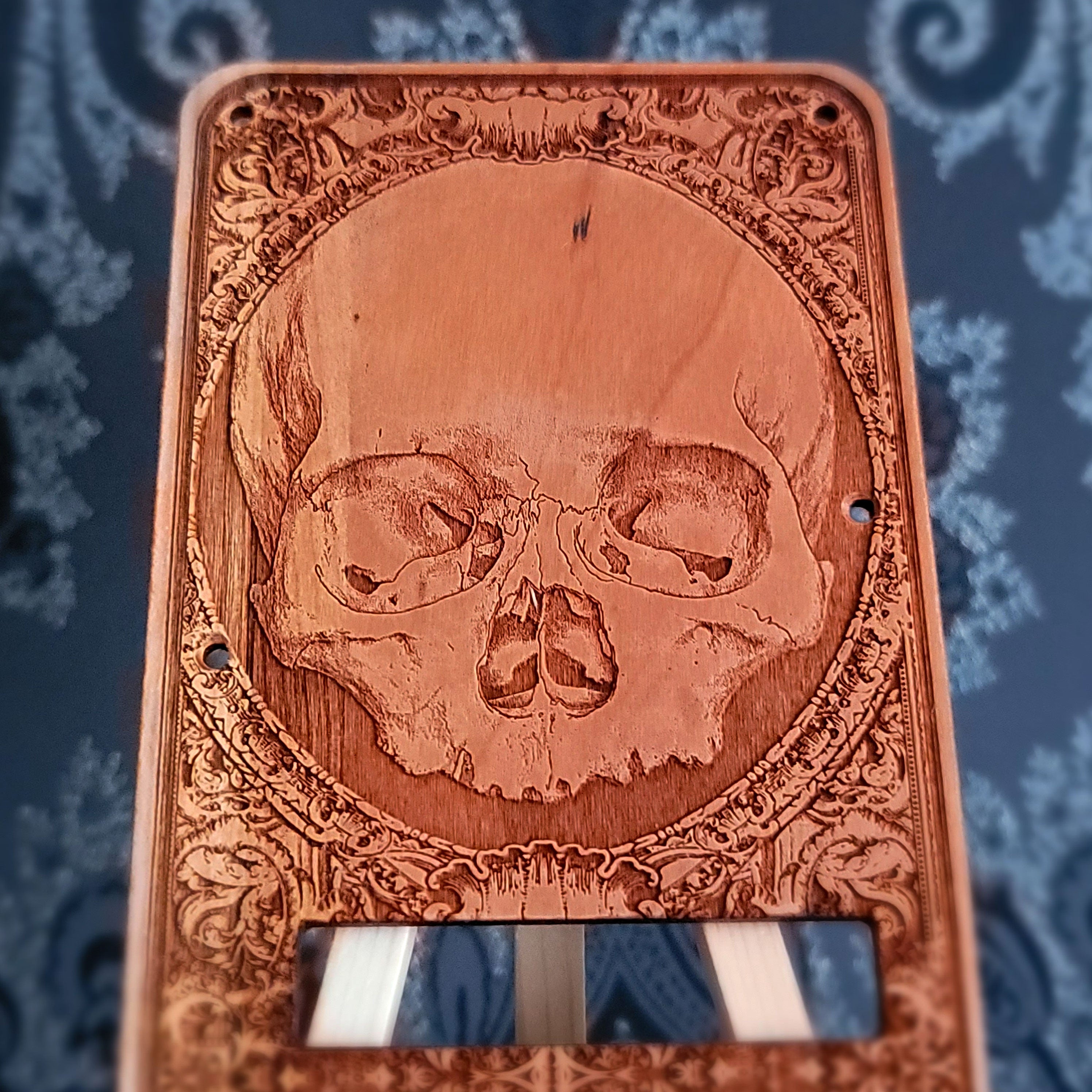 Floral 1 Tremolo-Abdeckung für Stratocaster E-Gitarre