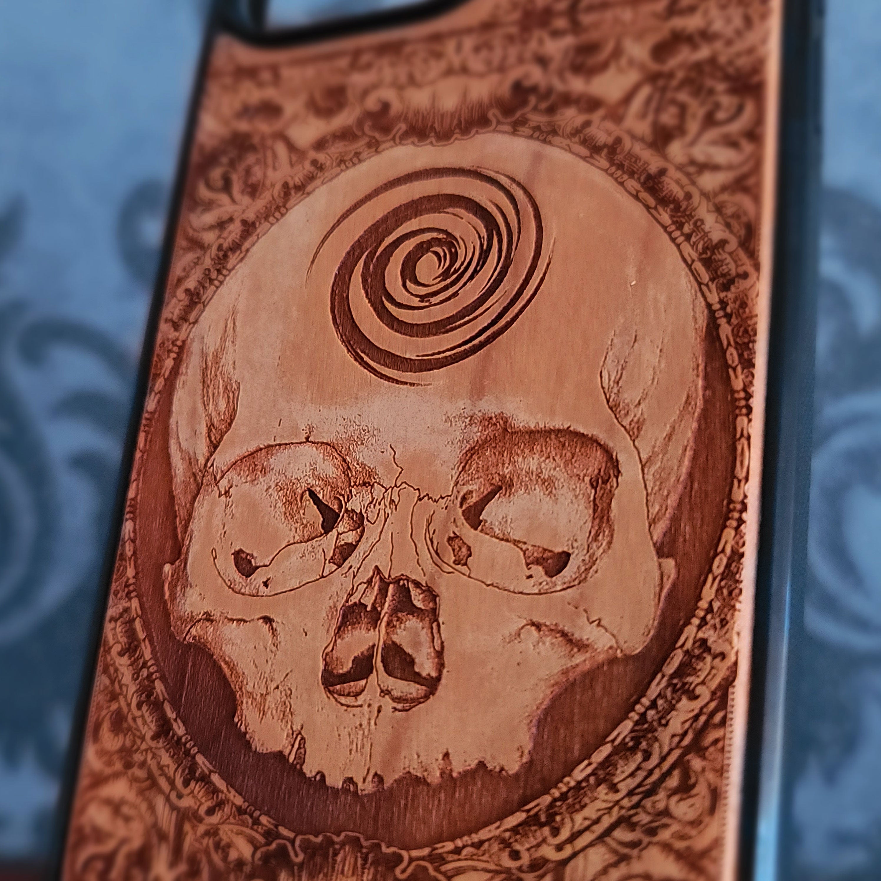 Infinitum - Funda de madera para teléfono