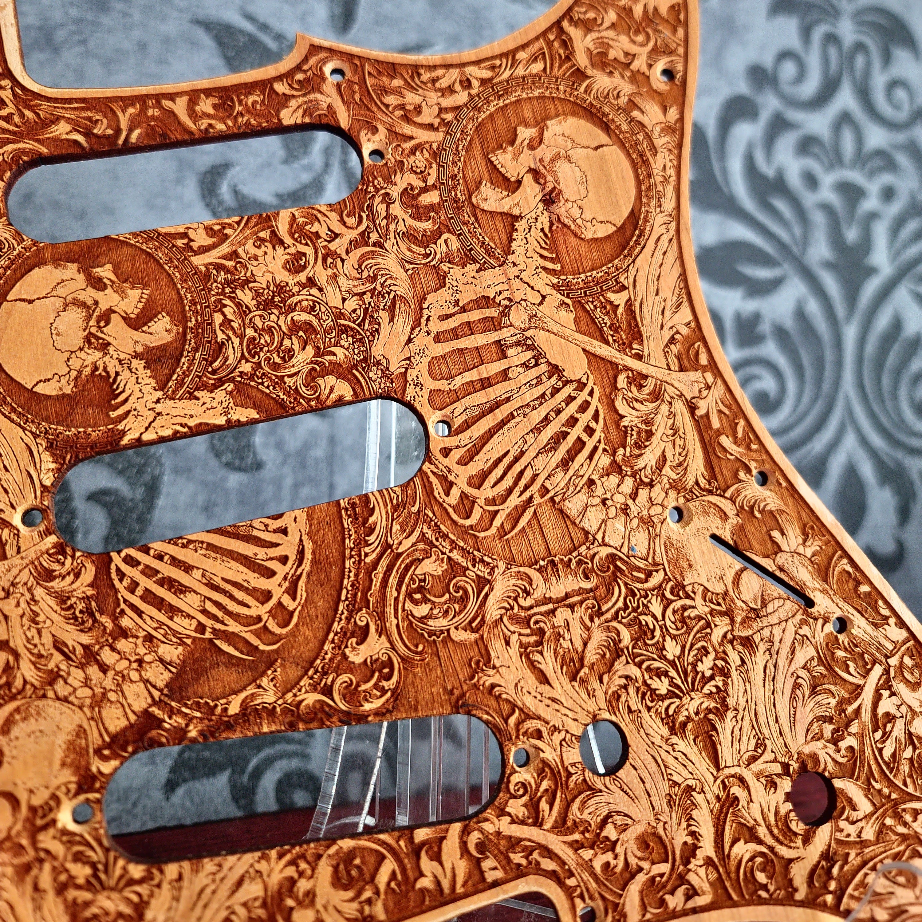 Stratocaster HSS & SSS Wood Pickguard - Stumble
