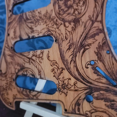 Stratocaster HSS & SSS Wood Pickguard - Floral 1