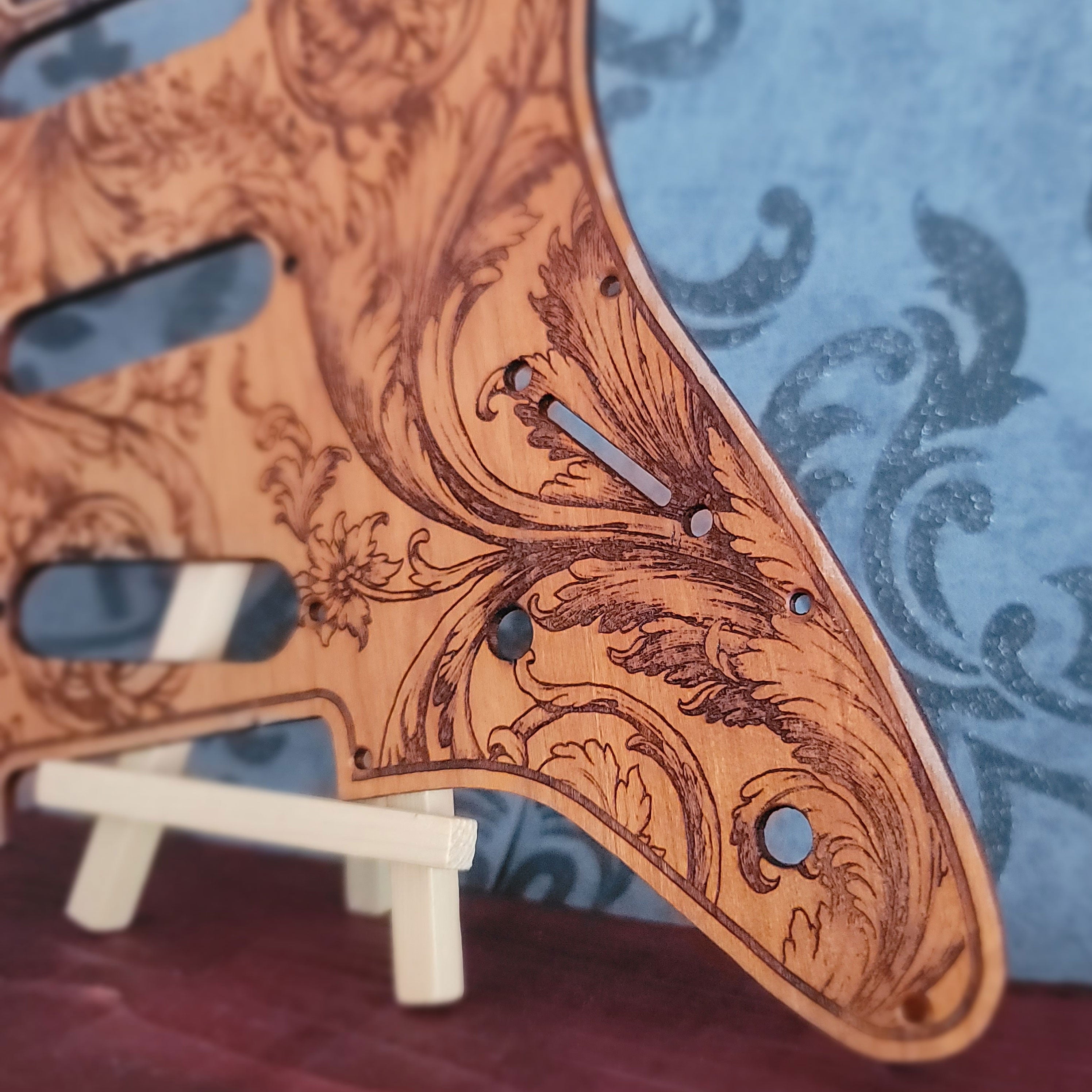 Stratocaster HSS & SSS Wood Pickguard - Floral 1