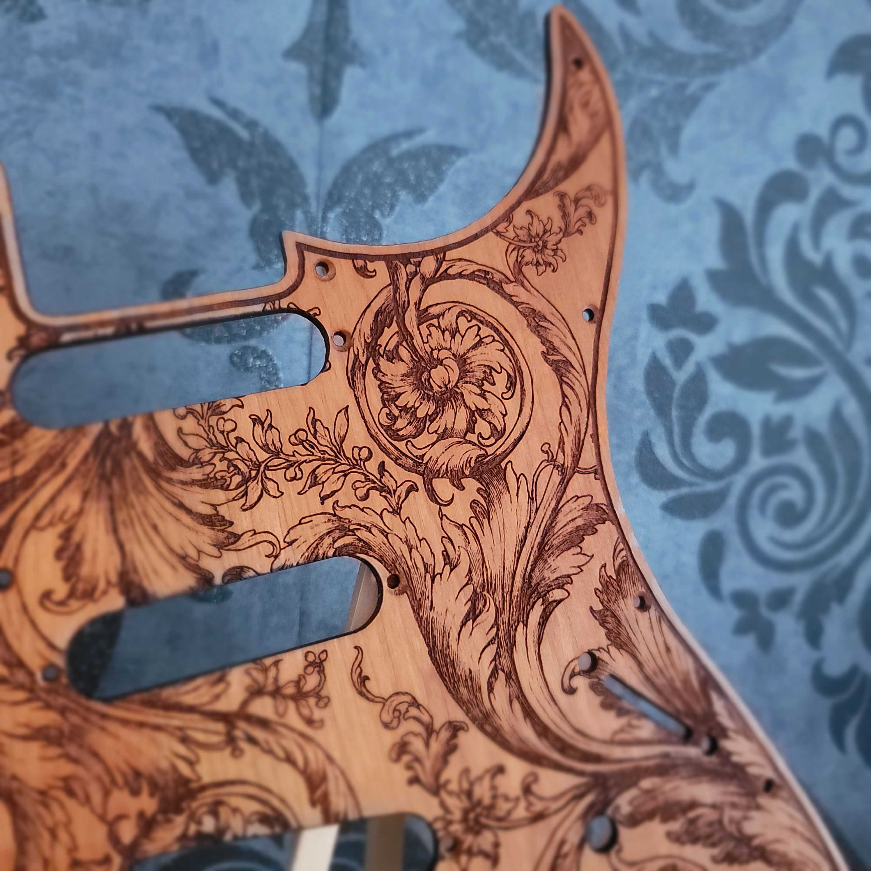 Stratocaster HSS & SSS Wood Pickguard - Floral 1