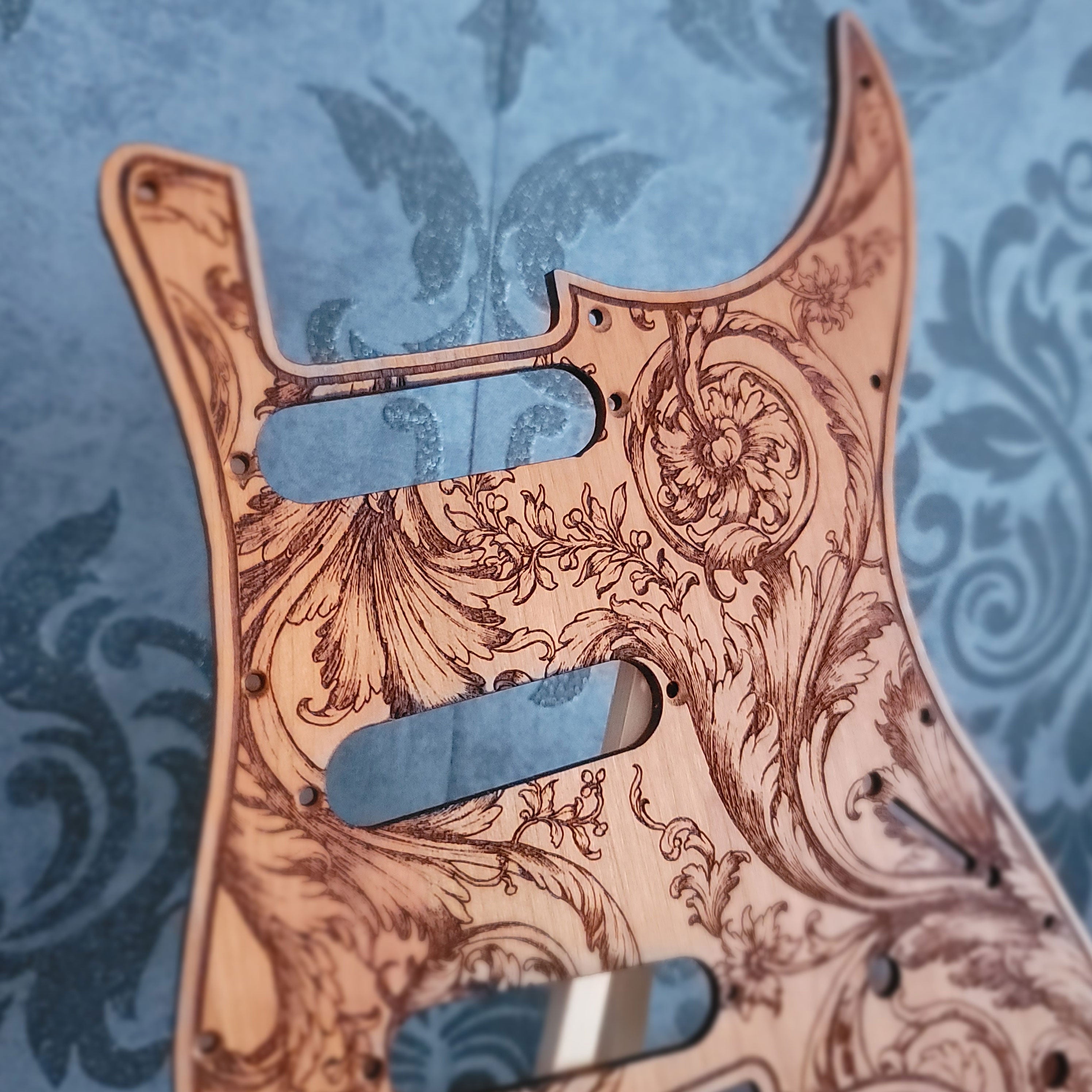 Stratocaster HSS & SSS Wood Pickguard - Floral 1