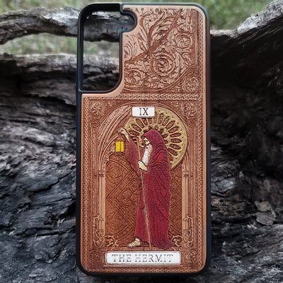 The Hermit tarot wood phone case – engraved & hand-painted for iPhone , Galaxy S – spiritual design for seekers of truth