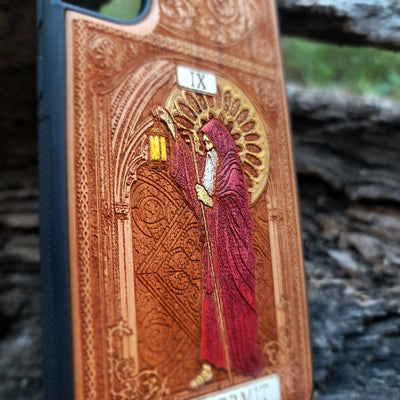 The Hermit tarot wood phone case – engraved & hand-painted for iPhone , Galaxy S – spiritual design for seekers of truth