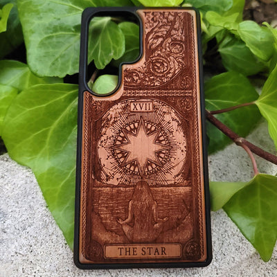 The Star Tarot Card Wood Phone Case – gothic art, engraved wood, dark fantasy, skeleton design, artisan crafted