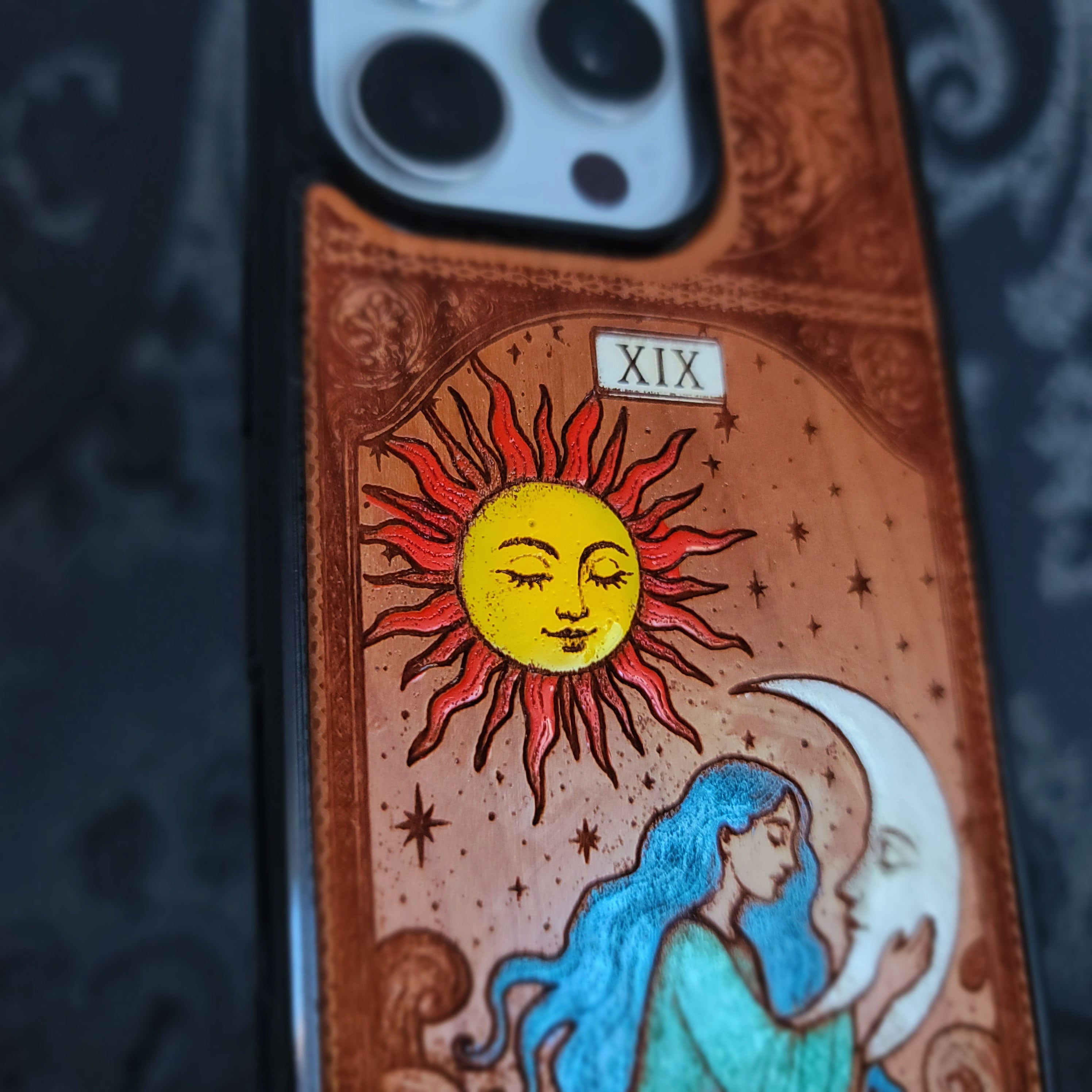 Die Sonne Tarot Karte Holz Handytasche bemalt