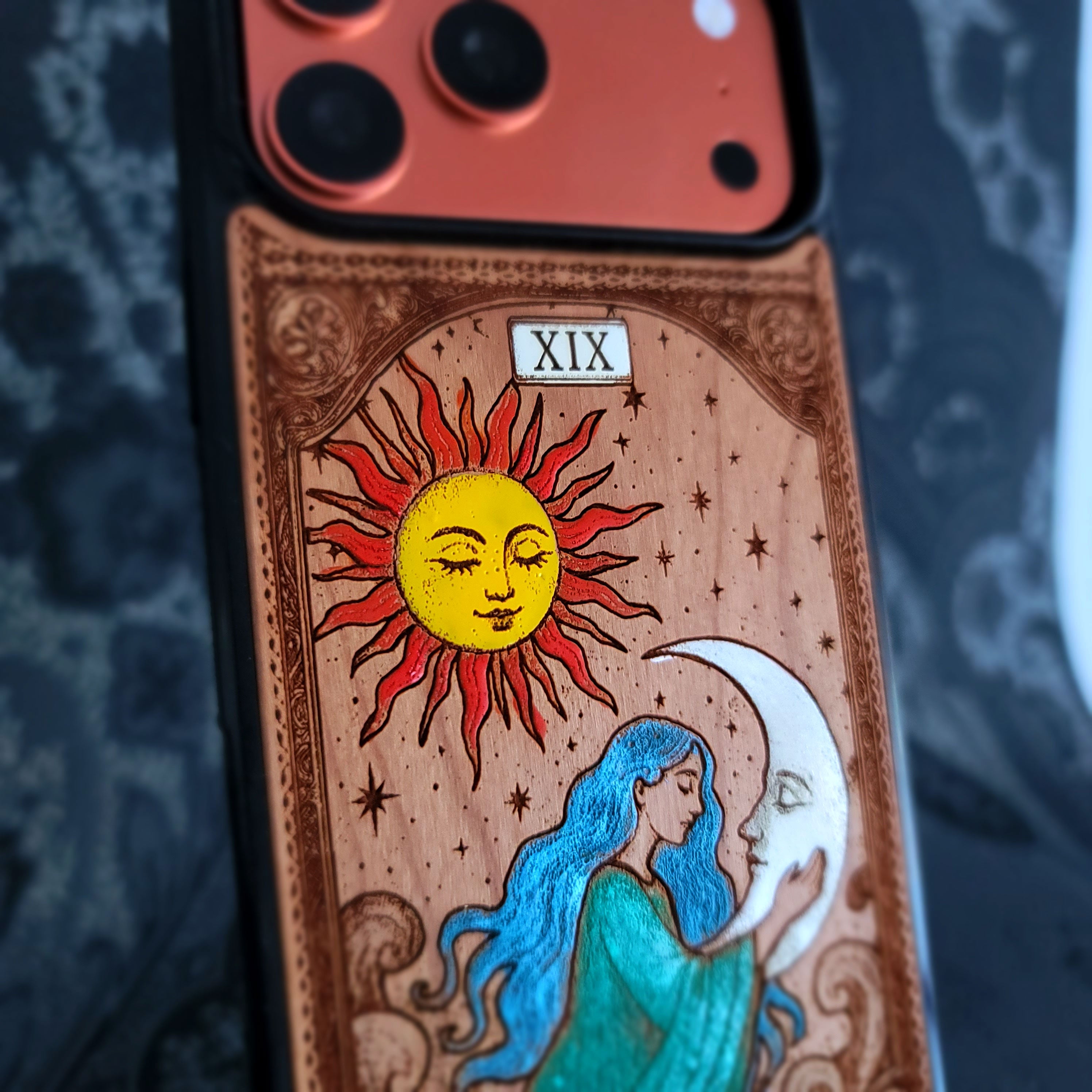 Die Sonne Tarot Karte Holz Handytasche bemalt