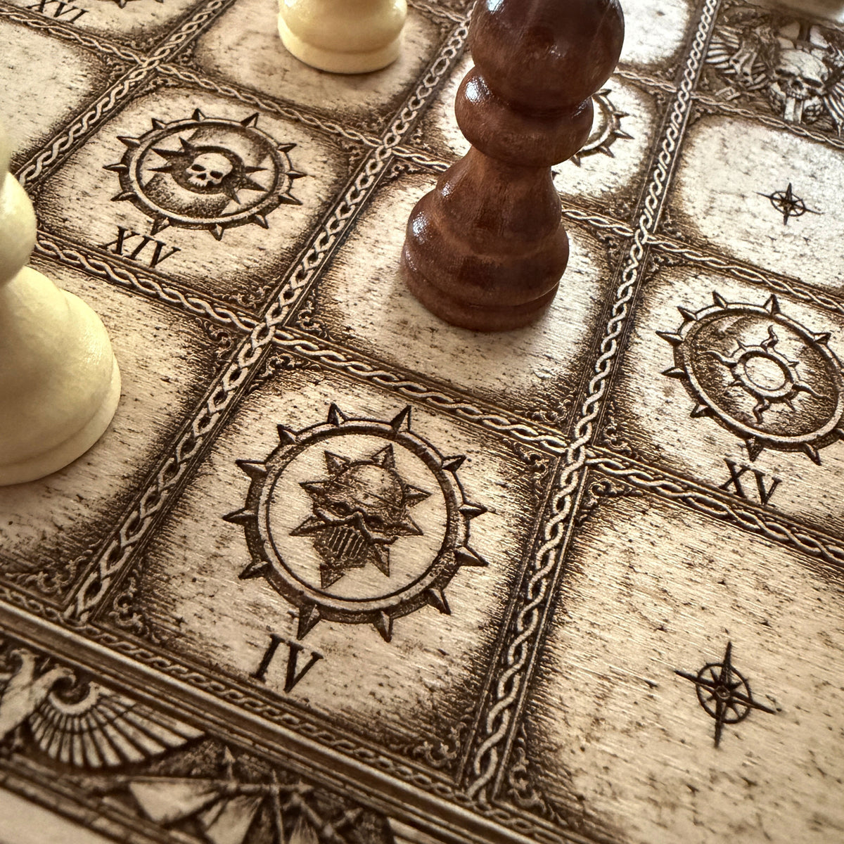 Warhammer 40K Horus Heresy Loyalists vs Traitors Wooden Chessboard