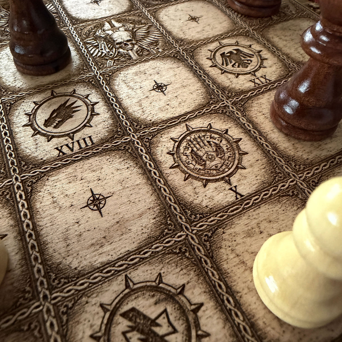 Warhammer 40K Horus Heresy Loyalists vs Traitors Wooden Chessboard