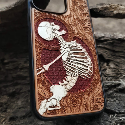 Hand-painted gothic pattern wooden phone case with gold accents, laser-engraved on cherrywood. Fits iPhone 11- and Galaxy S20-S.