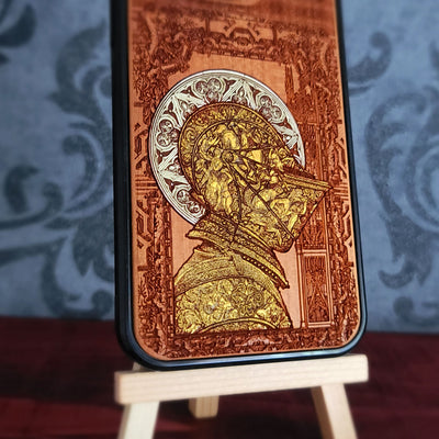 Caballero Medieval "Confesado" - Funda de Madera para Móvil - Pintada en Oro