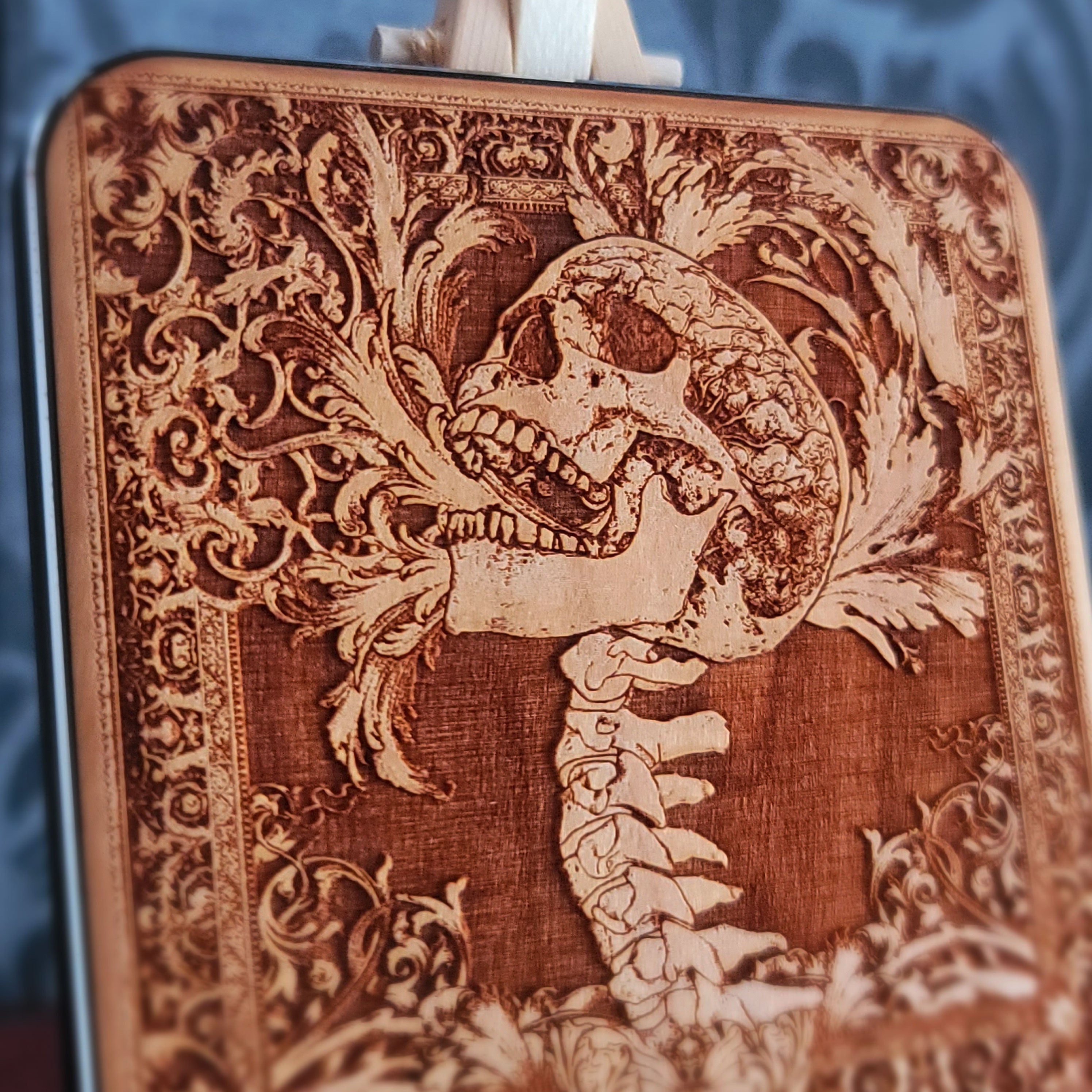 Kabelloses Ladegerät aus Scream Wood 