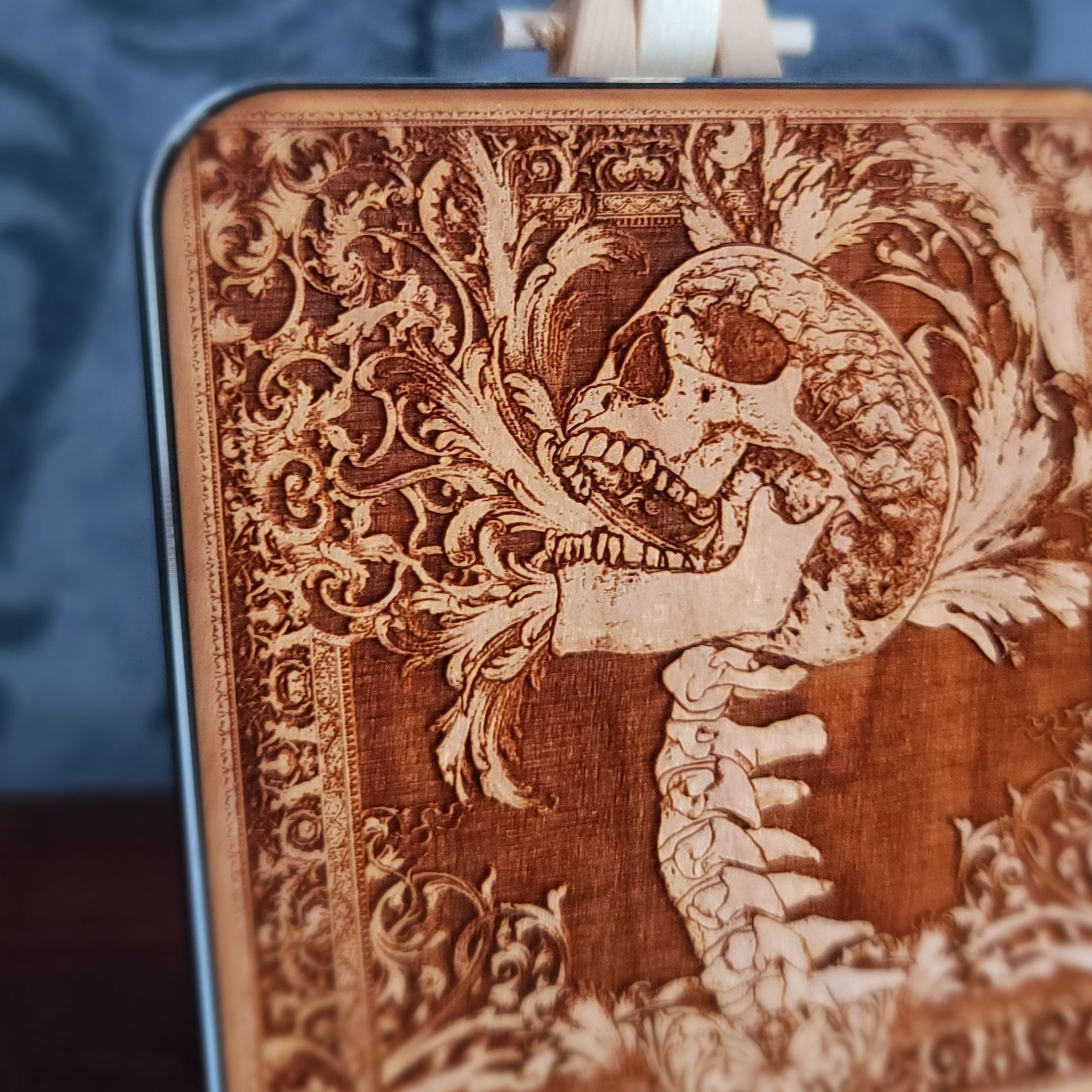 Kabelloses Ladegerät aus Scream Wood 