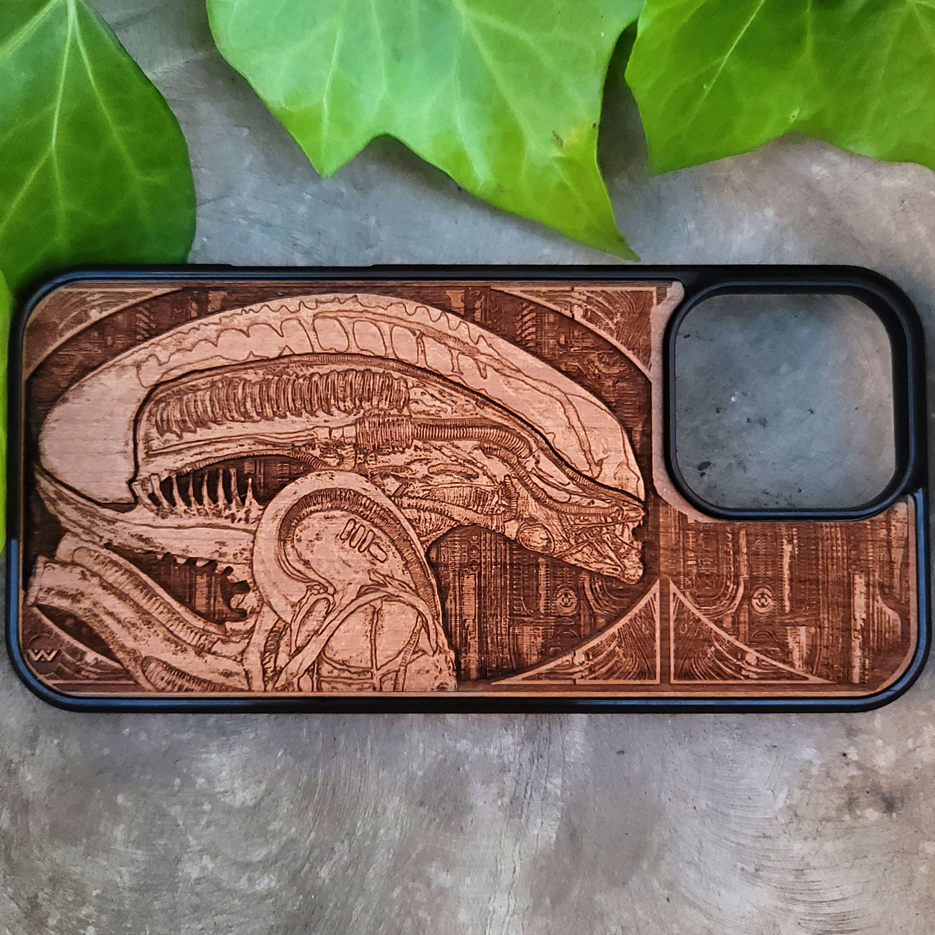 Alien Head - Wood Phone Case
