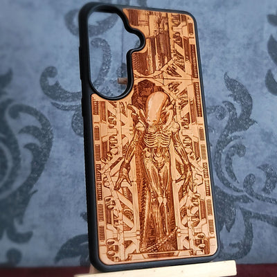Criatura alienígena I - Funda de madera para teléfono