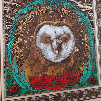 Wood wall art with owl under stars, perfect for woodland cabins.