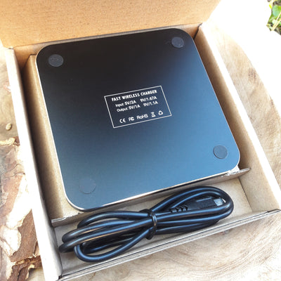 Cargador inalámbrico de madera con diseño de serpiente y esqueleto