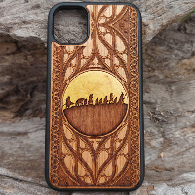  Wooden phone case with Lord of the Rings-inspired custom symbol design. Laser-engraved for iPhone & Samsung Galaxy models, including iPhone , 15, 14, 13, 12, 11 Pro Max, Mini, and Samsung Galaxy S, S24, S23, S22, S21, S20 Ultra, Plus, Note 20. Unique, durable, and perfect for Tolkien fans!
