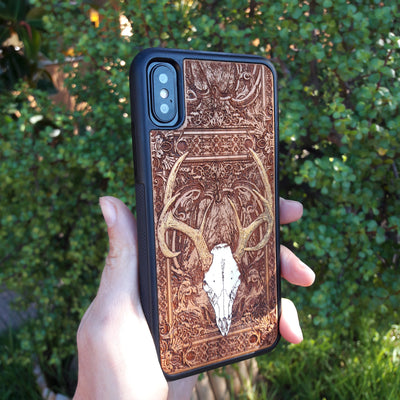 Deer skull wooden phone case, hand-painted and laser-engraved on cherrywood. Compatible with iPhone , Galaxy S, and more. Gothic nature-inspired phone case.