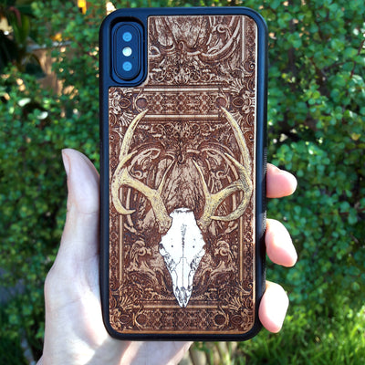 Deer skull wooden phone case, hand-painted and laser-engraved on cherrywood. Compatible with iPhone , Galaxy S, and more. Gothic nature-inspired phone case.