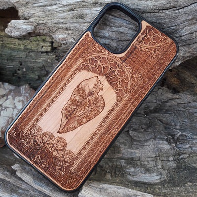 Wooden phone case featuring a gothic horse skull design, handcrafted for iPhone , iPhone 15, Galaxy S, Note 20, and more. Perfect for nature lovers and fans of gothic and animal-themed art.