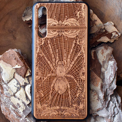 Wooden phone case featuring a detailed Goliath Birdeater Spider design, available for iPhone , Galaxy S, Note 20, and more. Perfect for horror and wildlife fans seeking a unique, handcrafted phone accessory.