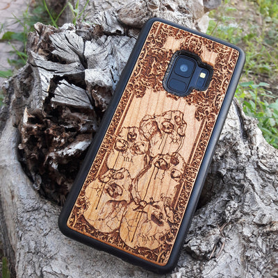 Wooden phone case with intricately carved skull design, ideal for iPhone , Samsung Galaxy S, Note 20, and more. A unique gothic accessory offering durable protection with artistic detail.