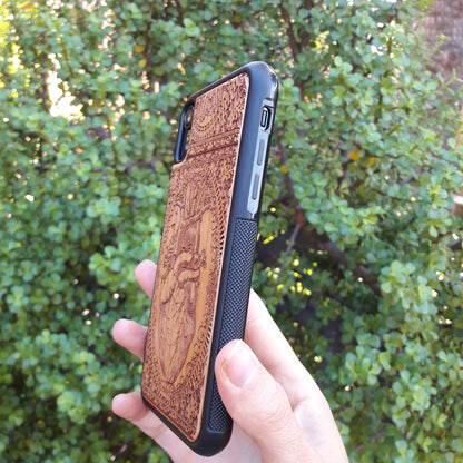 Wooden phone case with an anatomical human heart design, laser-engraved for iPhone 16, Samsung Galaxy S25, and more. Perfect for fans of medical art, anatomy, and unique phone accessories.