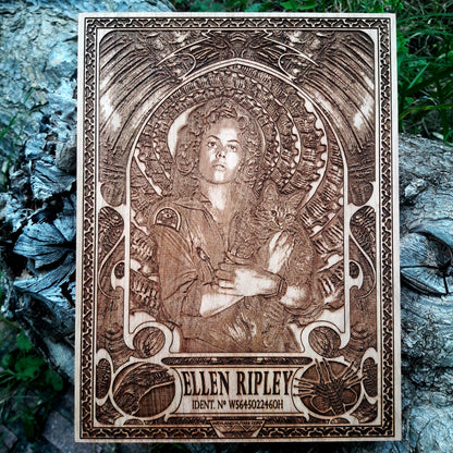 Ellen Ripley Alien engraved wood art – sci-fi horror movie wall decor, perfect for collectors & fans. Handmade, detailed craftsmanship.