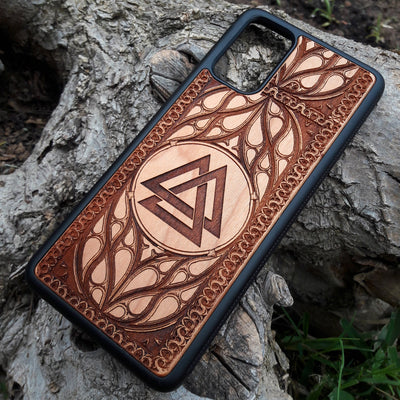 Viking Valknut Symbol Wood Phone Case for iPhone & Samsung Galaxy featuring laser-engraved Viking art. Compatible with iPhone 15, 14, 13, 12, 11 Pro Max Mini & Samsung Galaxy S24 S23 S22 S21 S20 Ultra Plus. Durable and stylish.