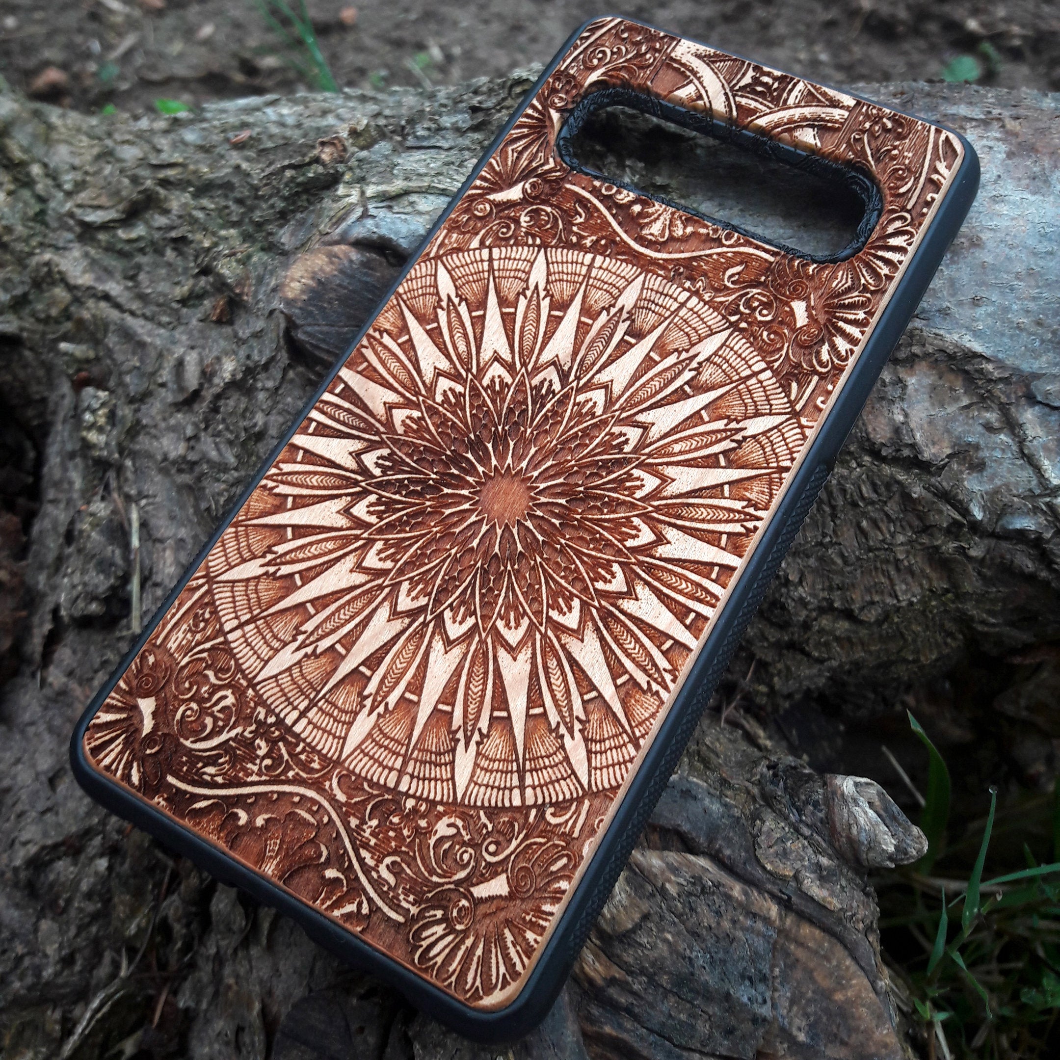 mandala wooden phone case