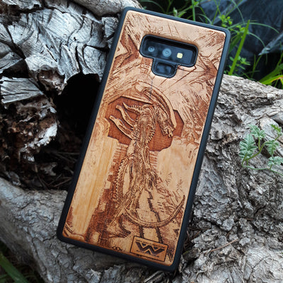 Wooden Xenomorph phone case with intricate HR Giger-inspired design, compatible with iPhone , iPhone 15, Galaxy S, and more. Perfect for Alien movie fans and sci-fi lovers.
